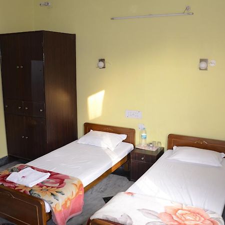 Kim Lawn Guest House Kolkata Exterior photo