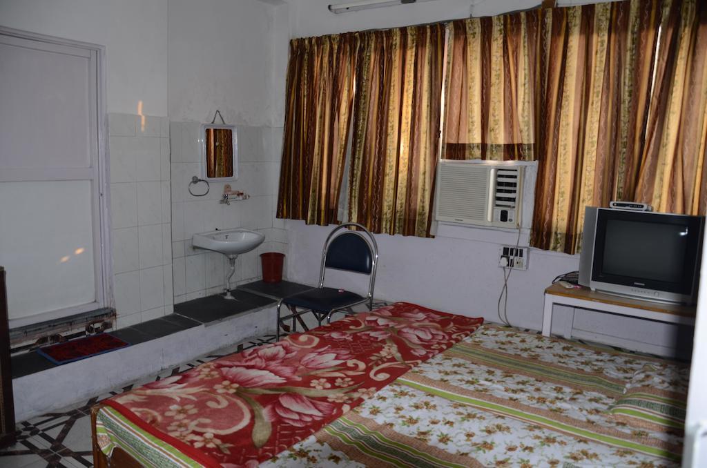 Kim Lawn Guest House Kolkata Exterior photo