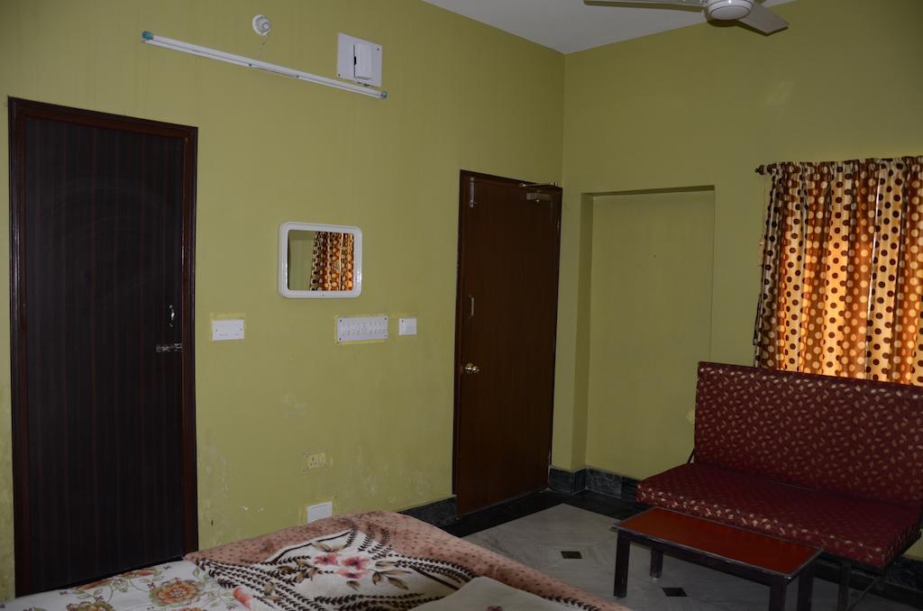Kim Lawn Guest House Kolkata Room photo